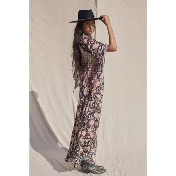 Jen's Pirate Booty | Baroque Hyacinth Gown - Picture 4 of 11